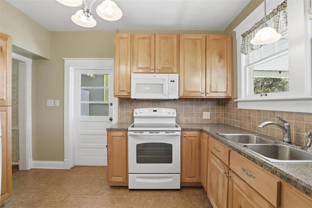 En Venta: $525,000 (3 camas, 2 baños, 1874 Pies cuadrados)