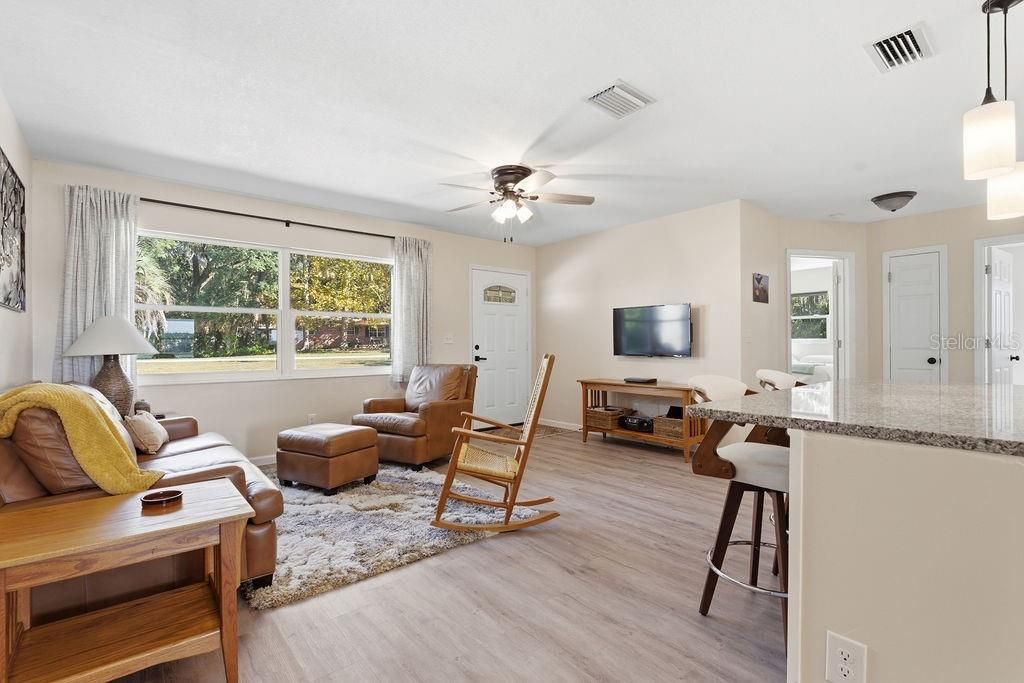 待售: $324,000 (2 贝兹, 2 浴室, 1517 平方英尺)