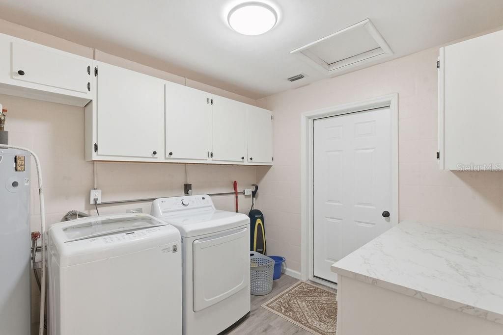 待售: $324,000 (2 贝兹, 2 浴室, 1517 平方英尺)