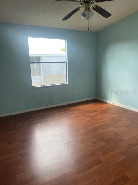 待售: $100,000 (2 贝兹, 1 浴室, 832 平方英尺)