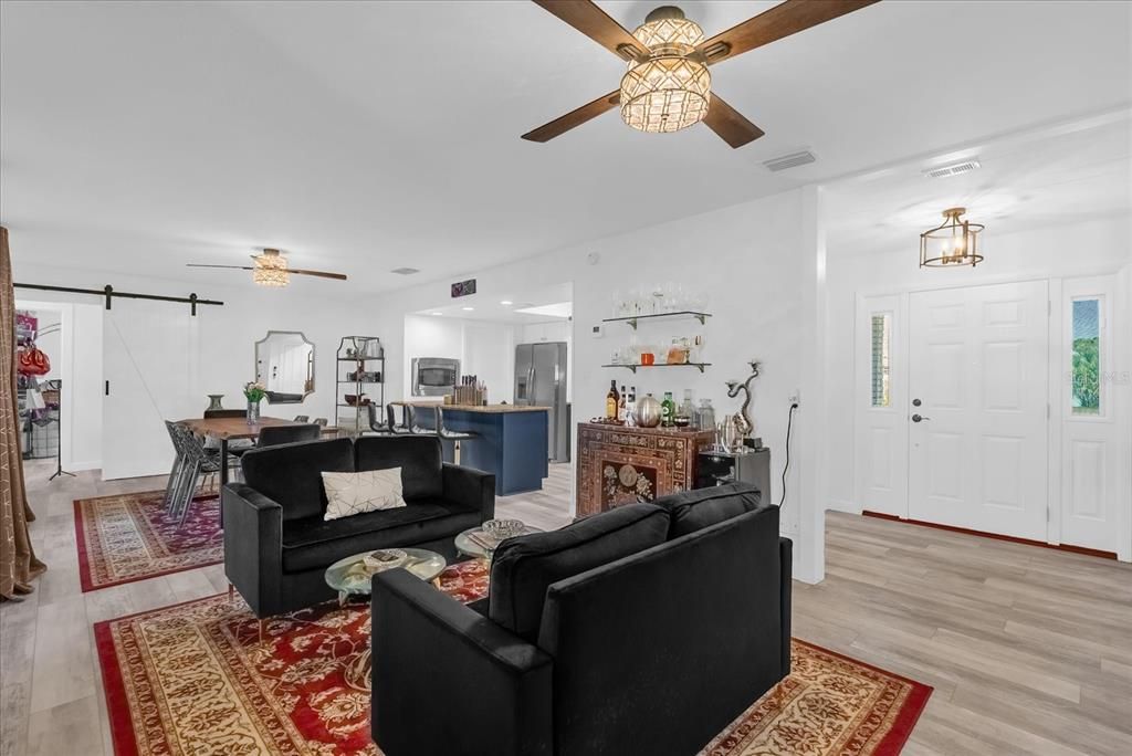 Active With Contract: $445,000 (3 beds, 2 baths, 1652 Square Feet)