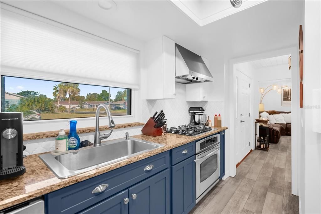 Active With Contract: $445,000 (3 beds, 2 baths, 1652 Square Feet)