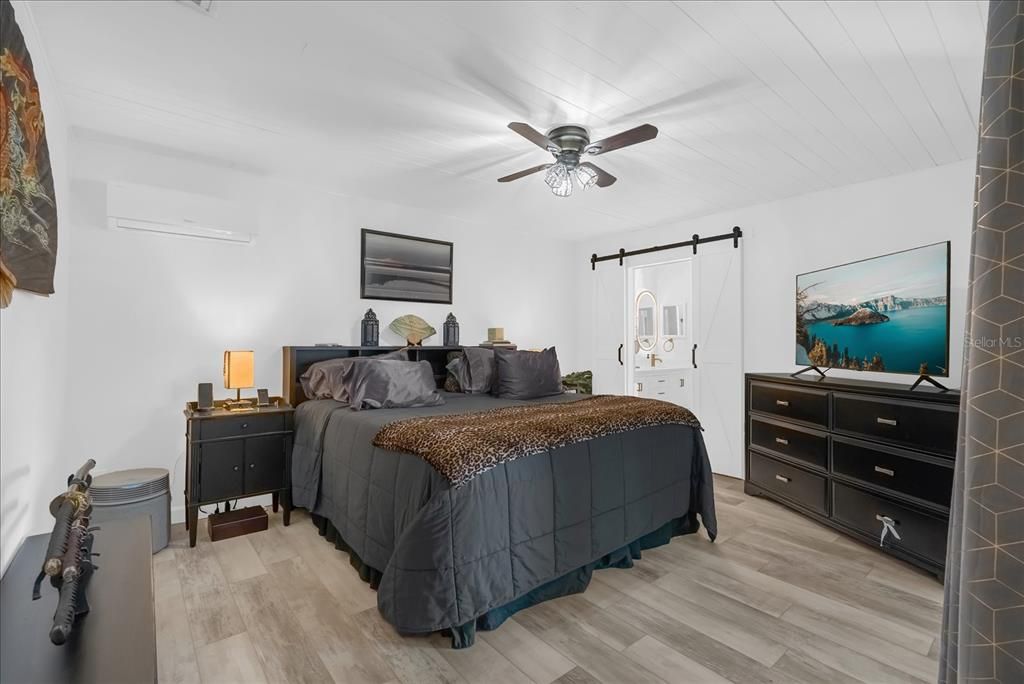 Active With Contract: $445,000 (3 beds, 2 baths, 1652 Square Feet)