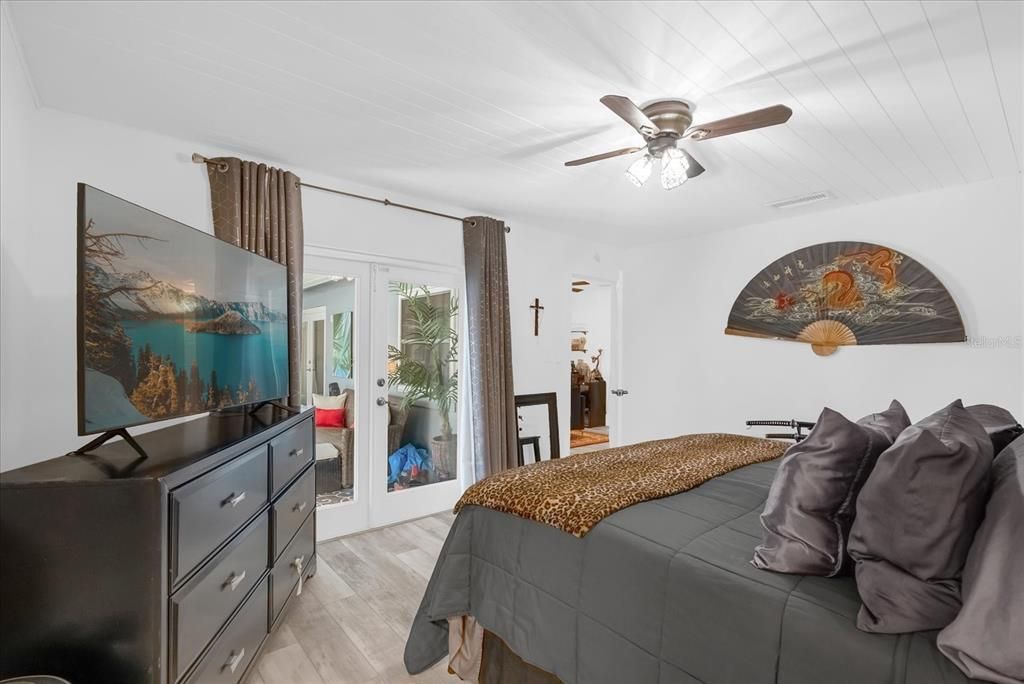 Active With Contract: $445,000 (3 beds, 2 baths, 1652 Square Feet)