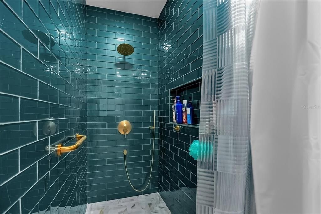 Active With Contract: $445,000 (3 beds, 2 baths, 1652 Square Feet)