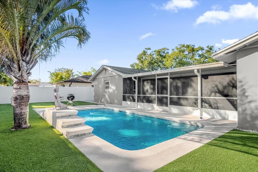 Active With Contract: $445,000 (3 beds, 2 baths, 1652 Square Feet)