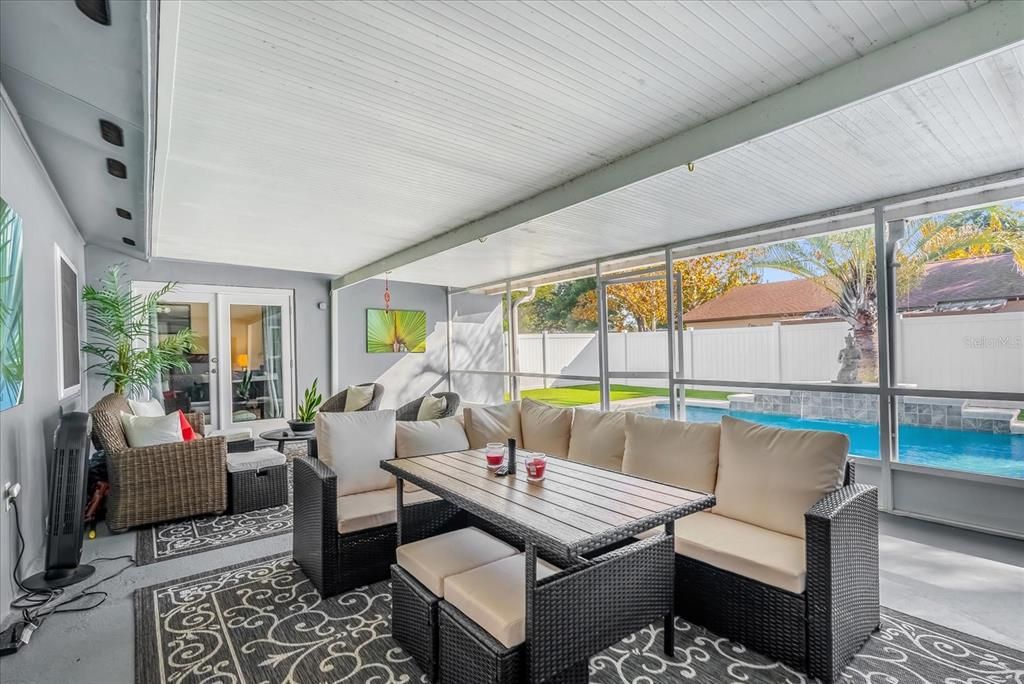 Active With Contract: $445,000 (3 beds, 2 baths, 1652 Square Feet)