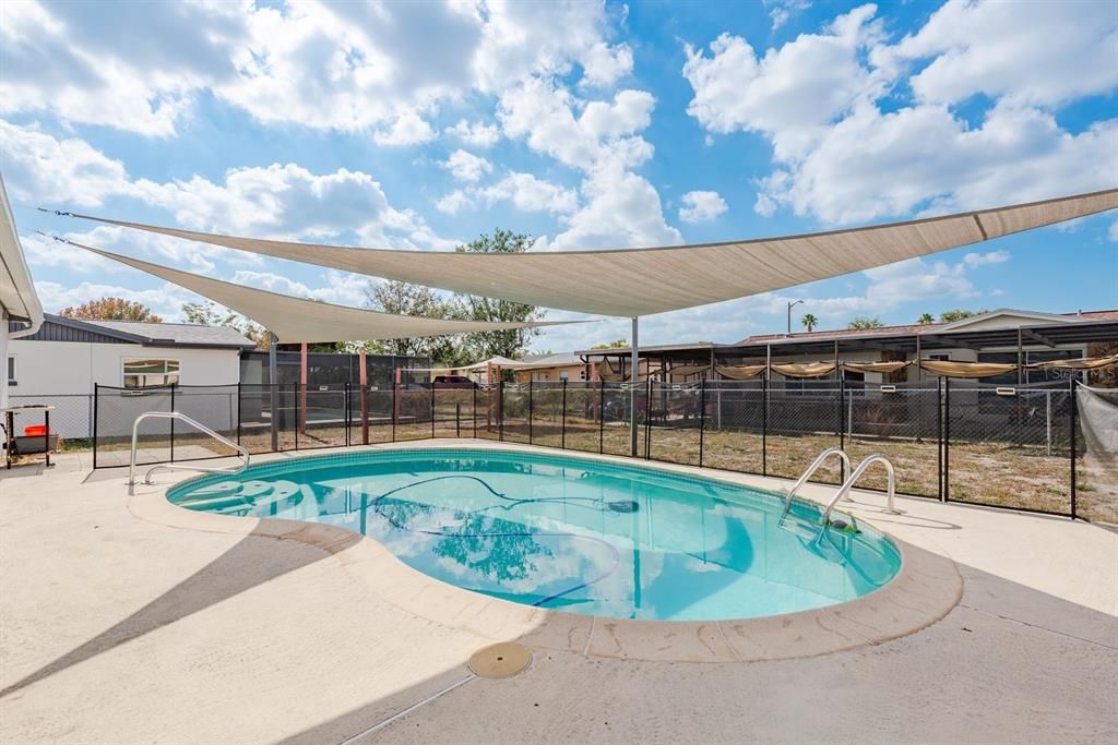 For Sale: $225,000 (2 beds, 1 baths, 840 Square Feet)