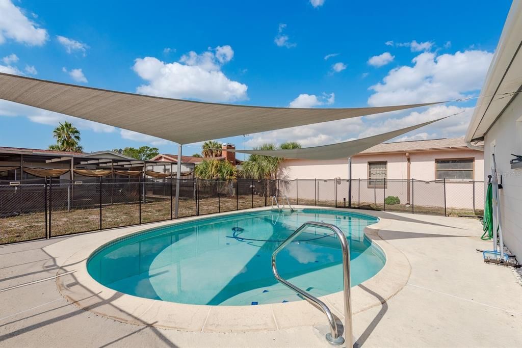 For Sale: $225,000 (2 beds, 1 baths, 840 Square Feet)