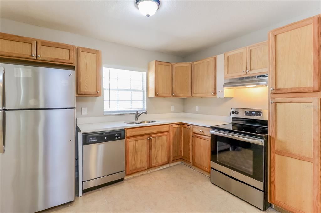 For Rent: $2,085 (4 beds, 2 baths, 1525 Square Feet)
