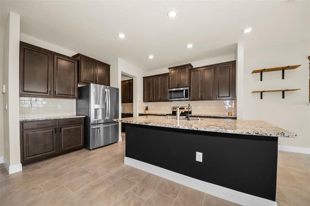 На продажу: $539,000 (4 спален, 3 ванн, 3362 Квадратных фут)