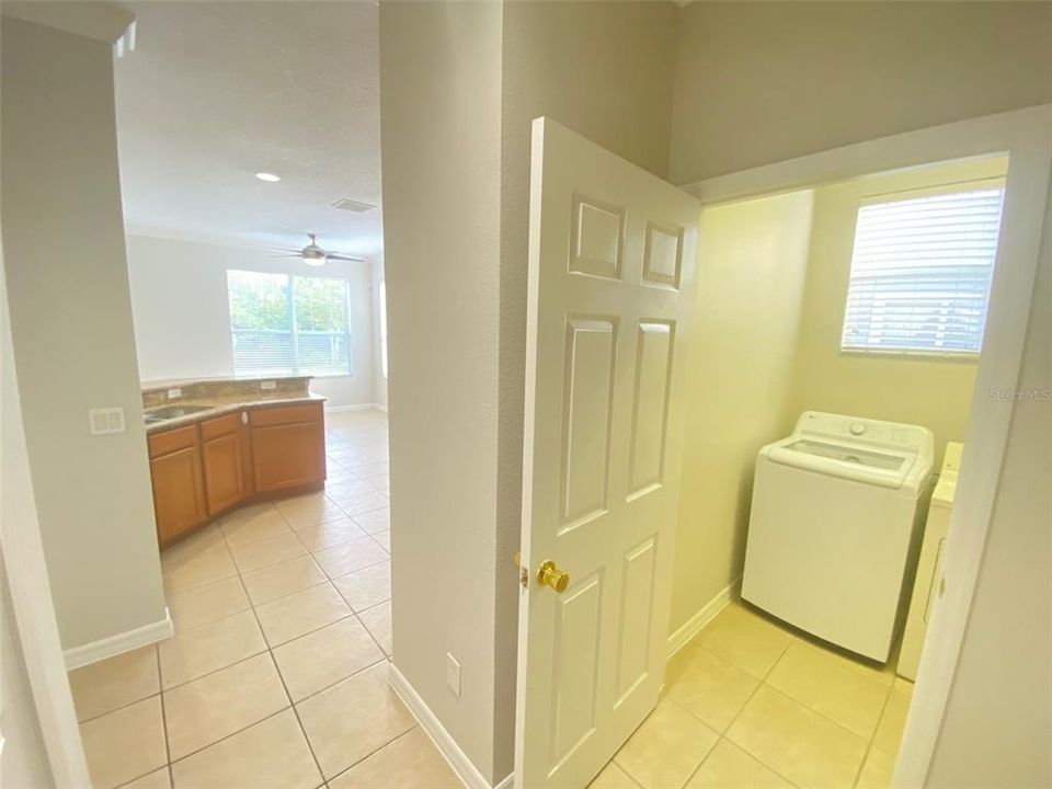 В аренду: $2,895 (5 спален, 3 ванн, 2978 Квадратных фут)