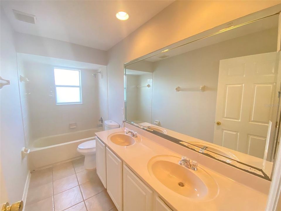 В аренду: $2,895 (5 спален, 3 ванн, 2978 Квадратных фут)