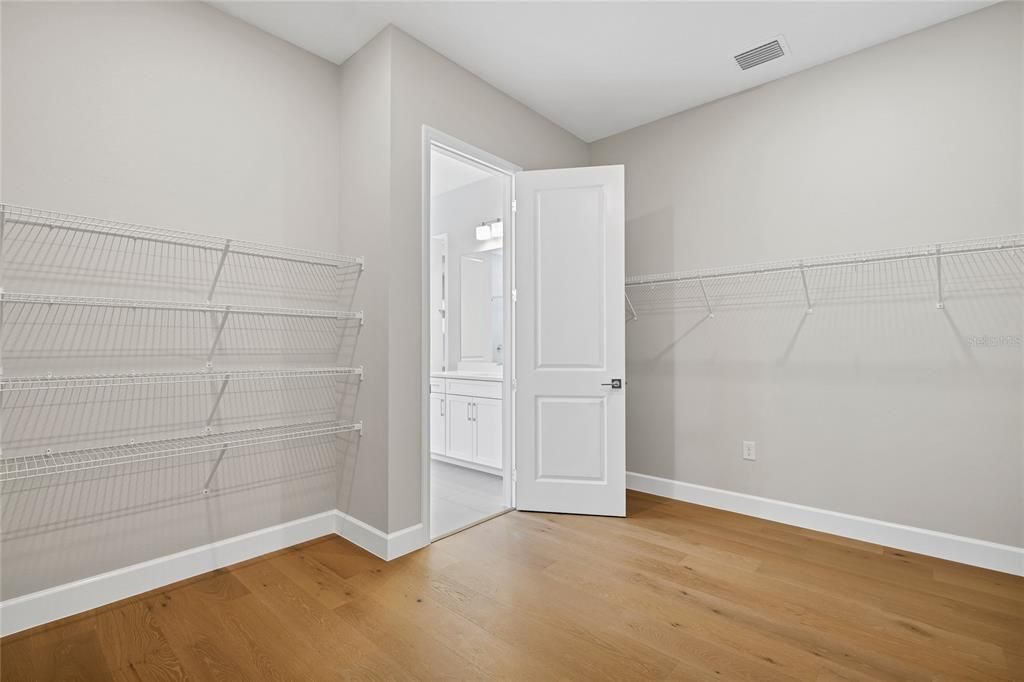 En Venta: $1,024,000 (4 camas, 3 baños, 2898 Pies cuadrados)