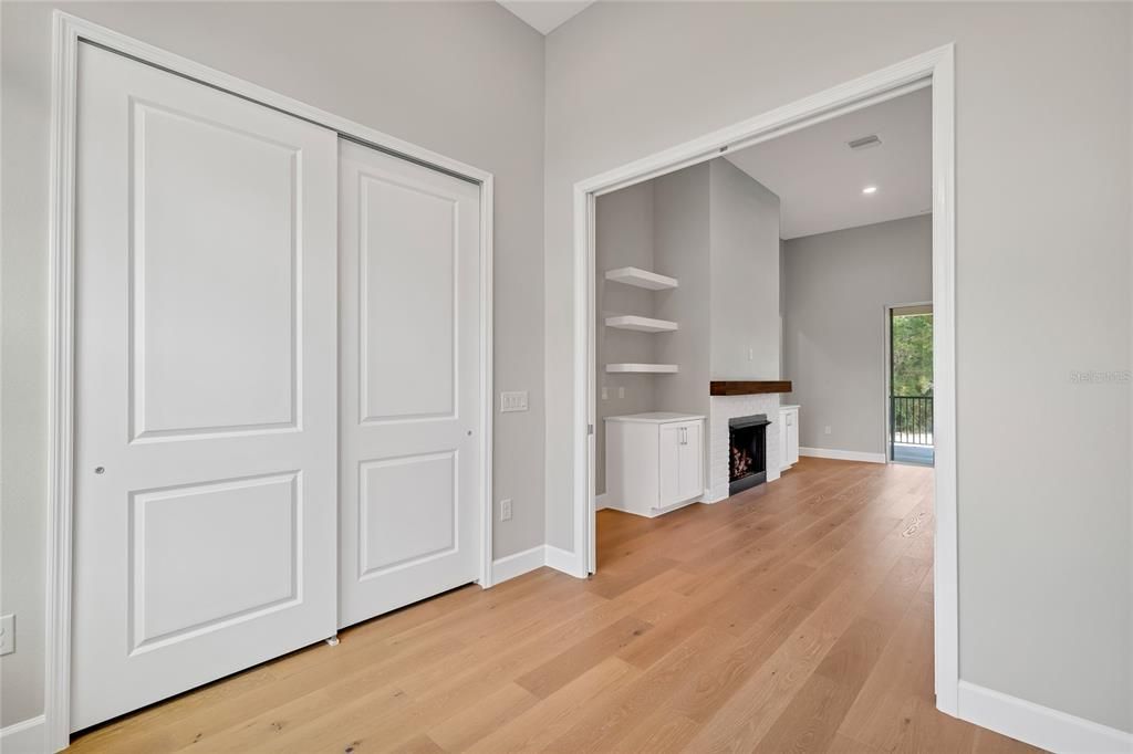 En Venta: $1,024,000 (4 camas, 3 baños, 2898 Pies cuadrados)