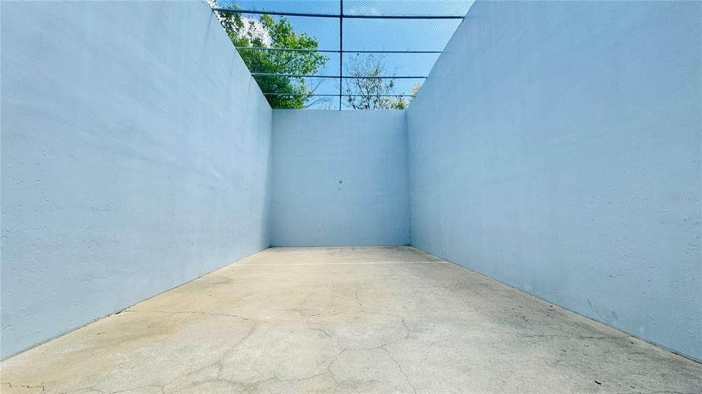 待售: $109,500 (1 贝兹, 1 浴室, 626 平方英尺)