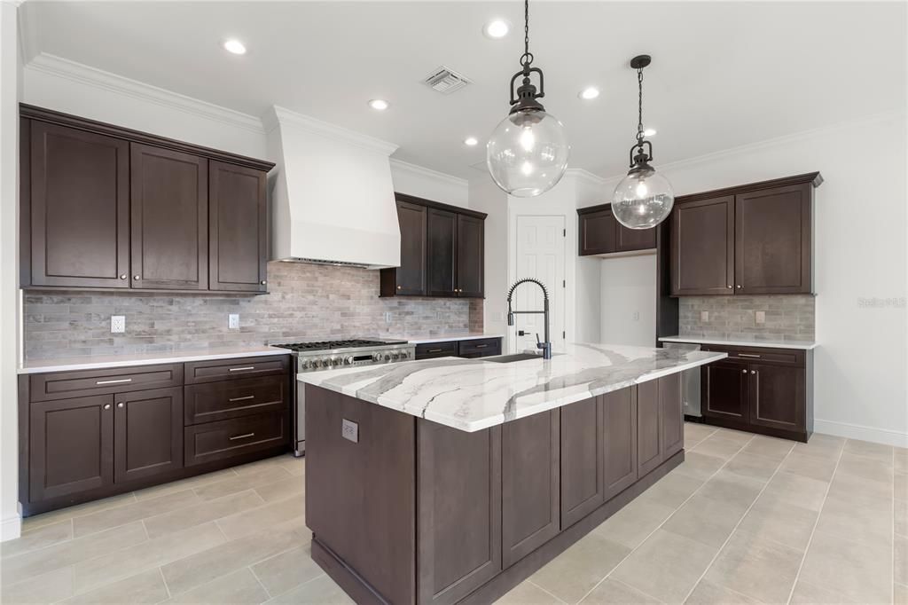 For Sale: $844,500 (3 beds, 2 baths, 1848 Square Feet)