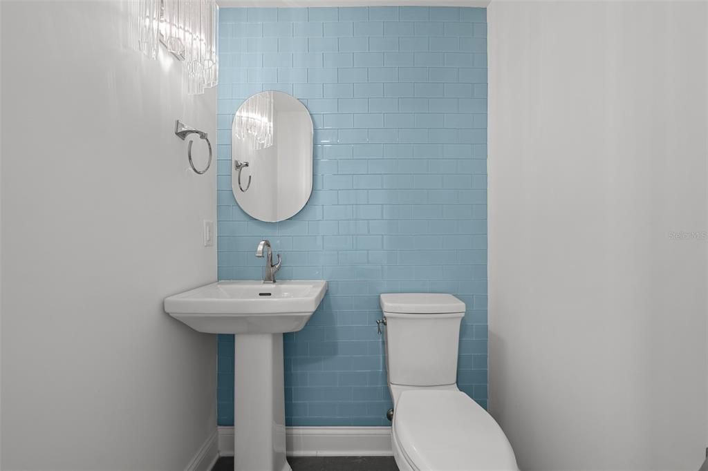 待售: $1,279,900 (4 贝兹, 3 浴室, 2241 平方英尺)