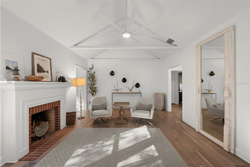 待售: $1,279,900 (4 贝兹, 3 浴室, 2241 平方英尺)