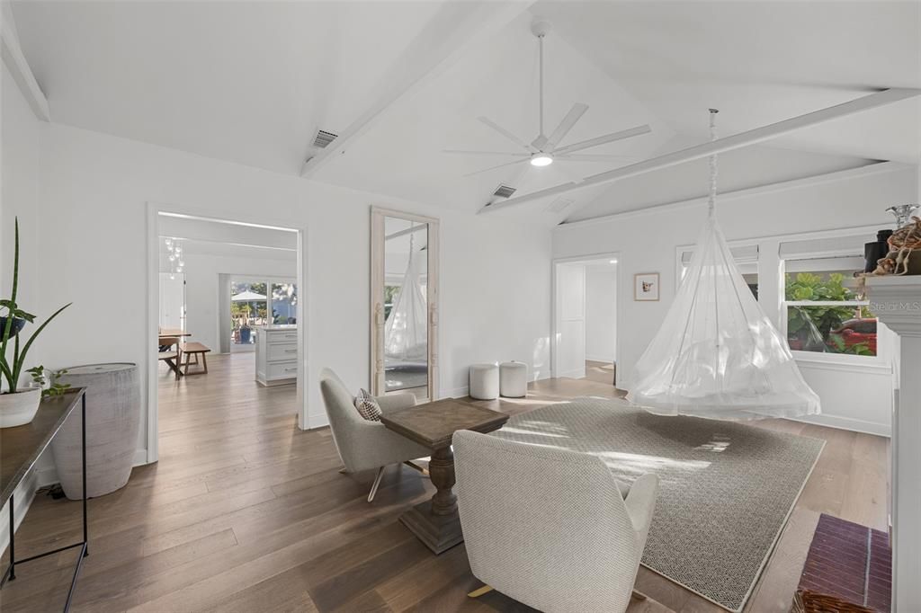 待售: $1,279,900 (4 贝兹, 3 浴室, 2241 平方英尺)