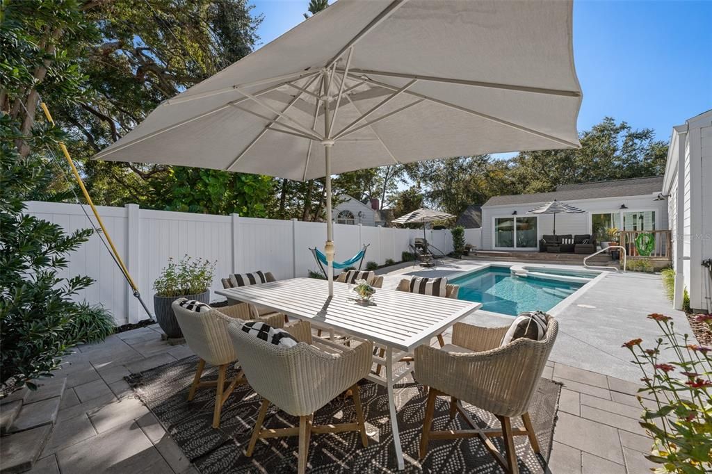 待售: $1,279,900 (4 贝兹, 3 浴室, 2241 平方英尺)