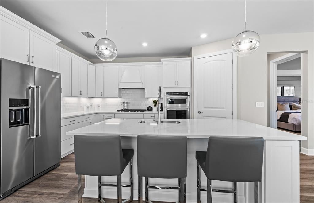 Active With Contract: $711,755 (3 beds, 3 baths, 2229 Square Feet)