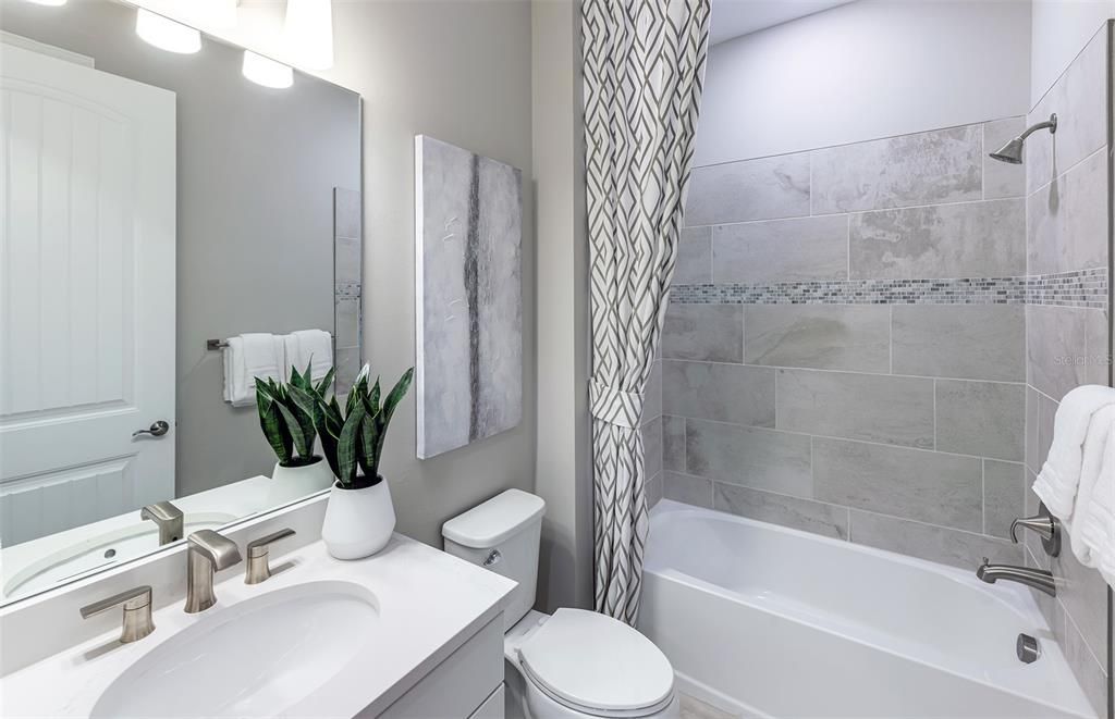 Active With Contract: $711,755 (3 beds, 3 baths, 2229 Square Feet)