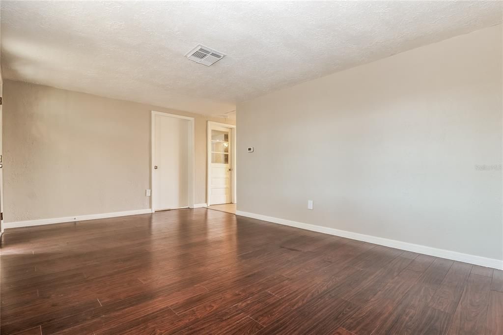 En Renta: $1,845 (3 camas, 2 baños, 1499 Pies cuadrados)