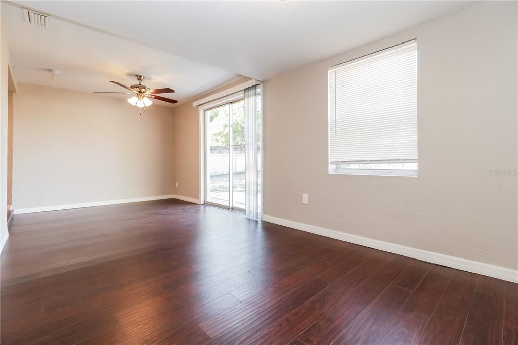 En Renta: $1,845 (3 camas, 2 baños, 1499 Pies cuadrados)