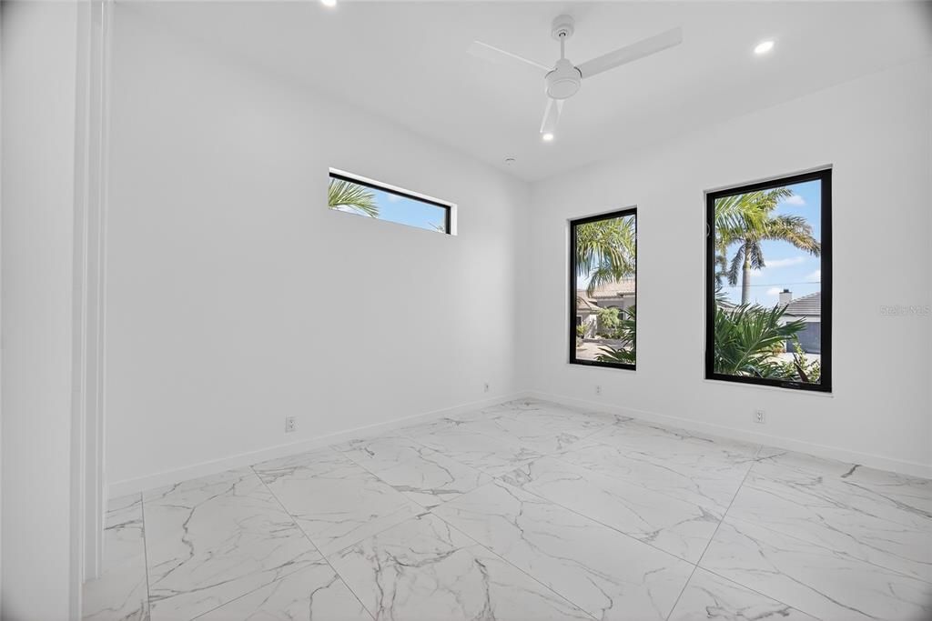 For Sale: $1,890,000 (3 beds, 3 baths, 2914 Square Feet)