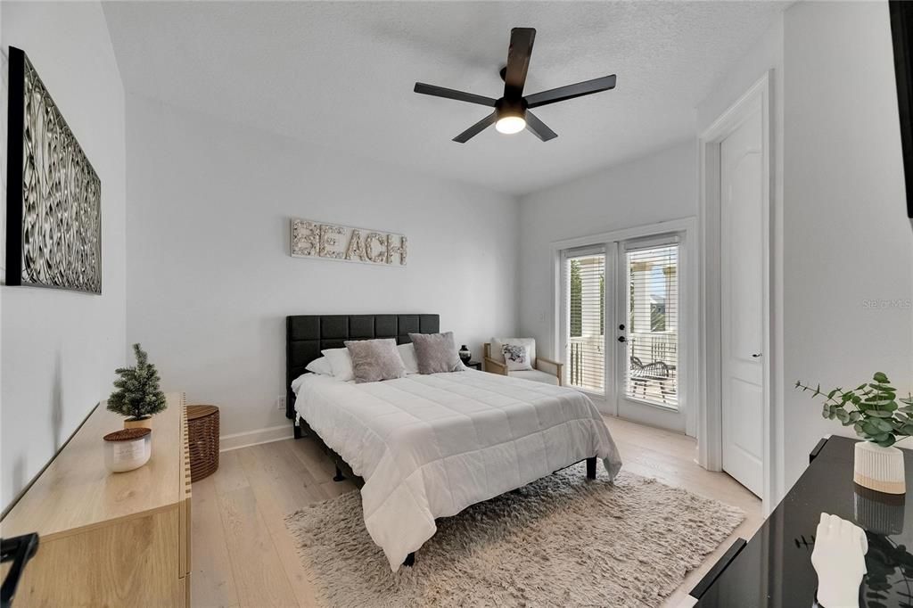 For Rent: $3,000 (3 beds, 3 baths, 2026 Square Feet)