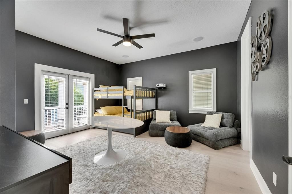 For Rent: $3,000 (3 beds, 3 baths, 2026 Square Feet)