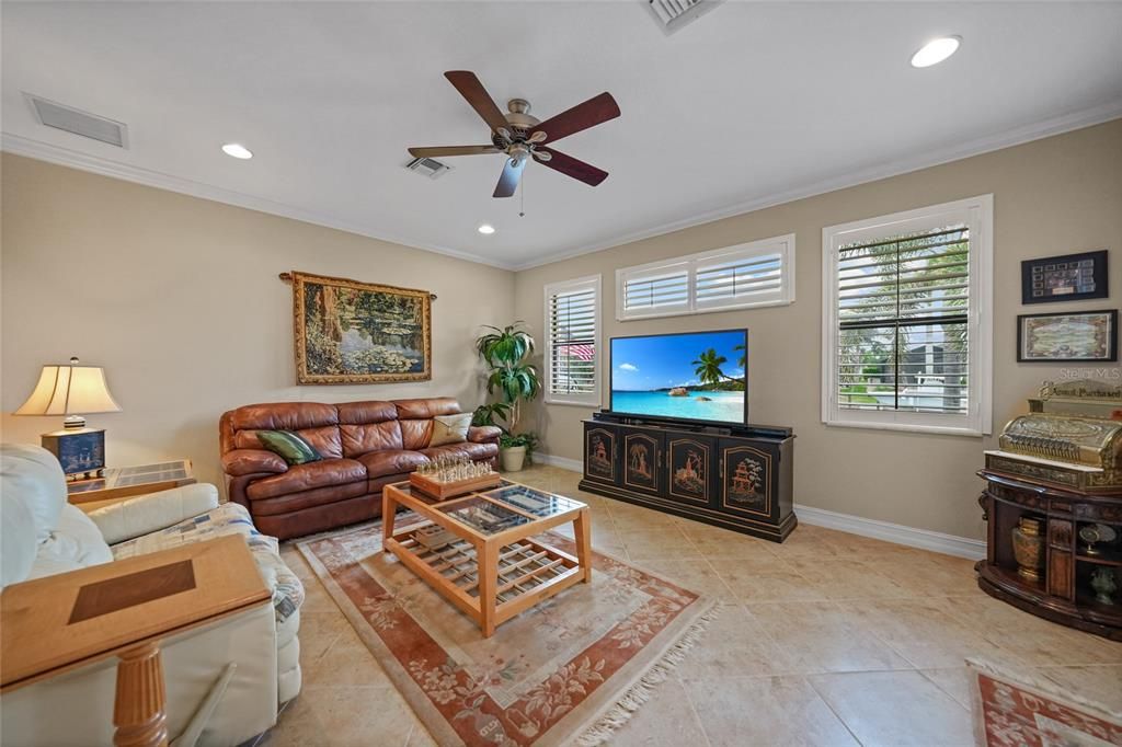 For Sale: $1,100,000 (3 beds, 2 baths, 2604 Square Feet)