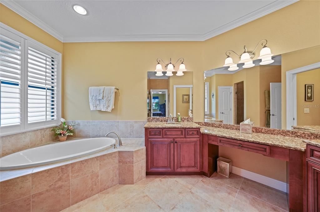 For Sale: $1,100,000 (3 beds, 2 baths, 2604 Square Feet)