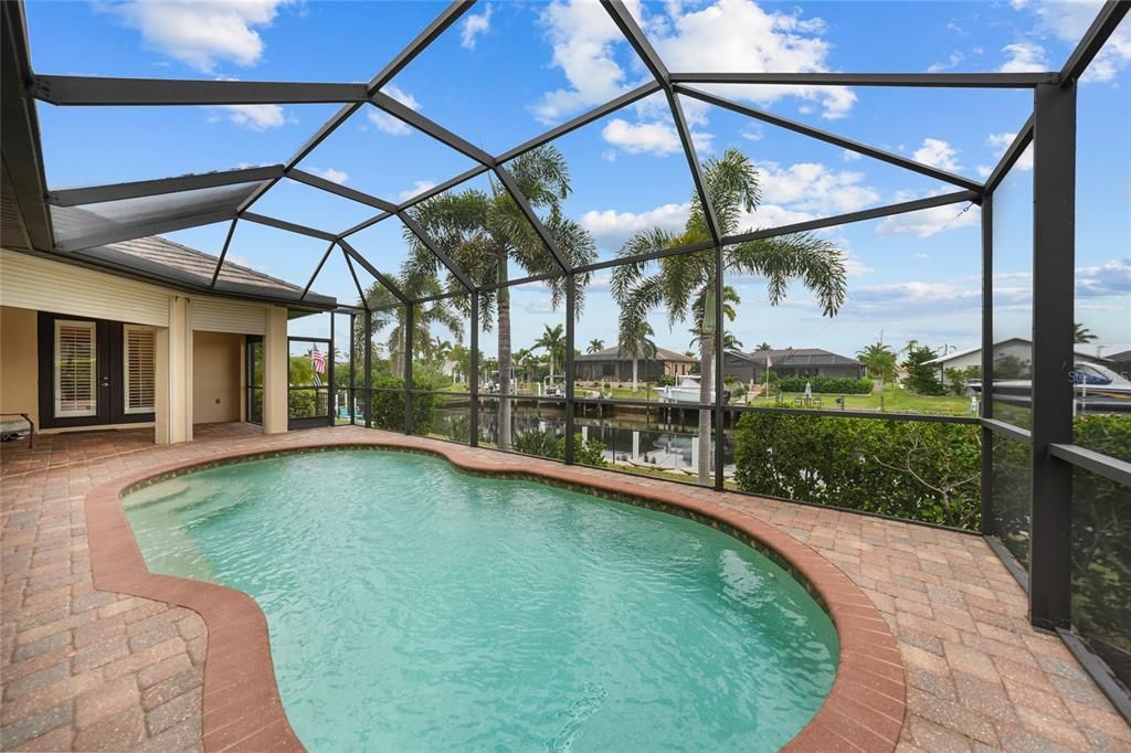 For Sale: $1,100,000 (3 beds, 2 baths, 2604 Square Feet)