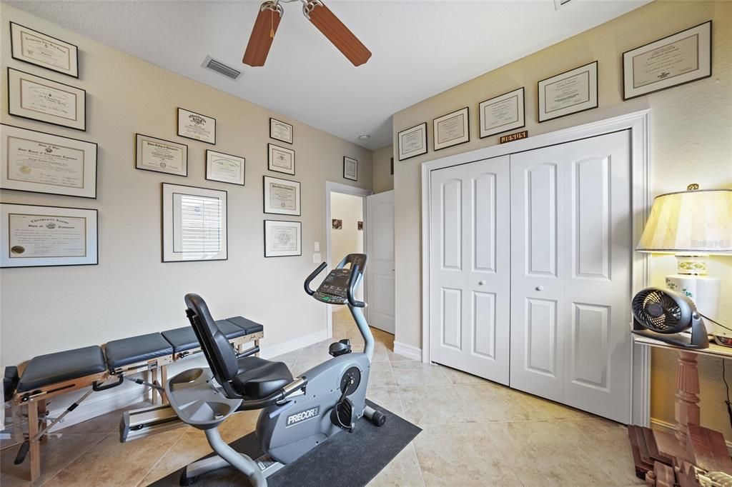 For Sale: $1,100,000 (3 beds, 2 baths, 2604 Square Feet)