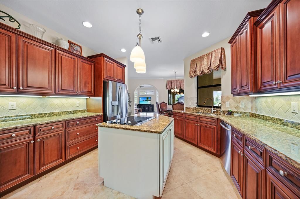 For Sale: $1,100,000 (3 beds, 2 baths, 2604 Square Feet)