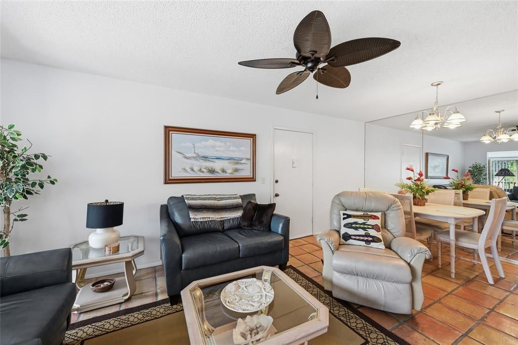 En Venta: $315,000 (1 camas, 1 baños, 857 Pies cuadrados)