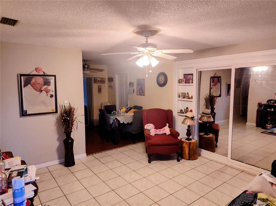 For Sale: $329,900 (3 beds, 1 baths, 1175 Square Feet)