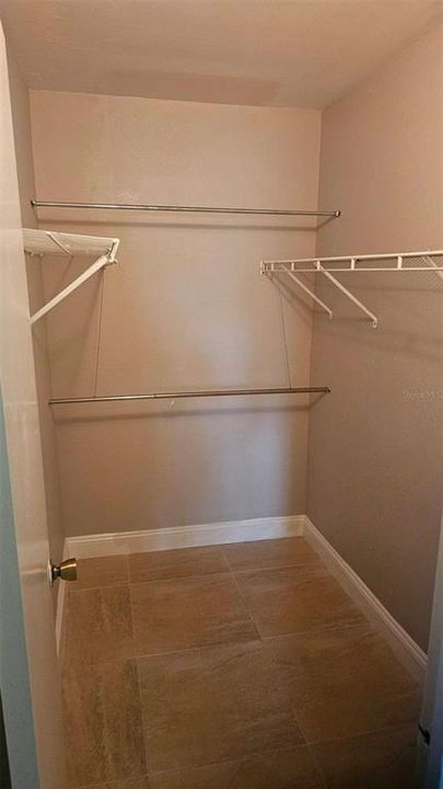 For Sale: $169,900 (1 beds, 1 baths, 754 Square Feet)