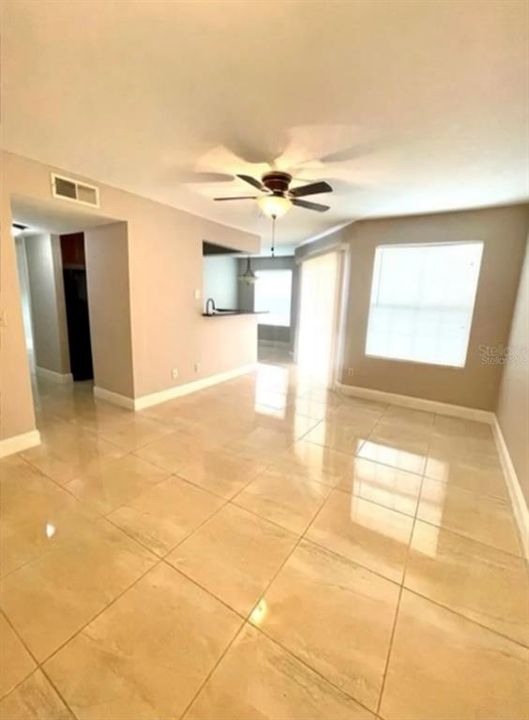 For Sale: $169,900 (1 beds, 1 baths, 754 Square Feet)