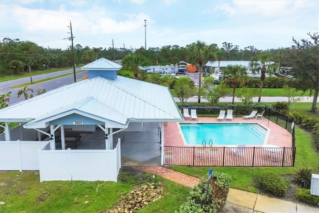 合同活跃: $275,000 (3 贝兹, 2 浴室, 2044 平方英尺)