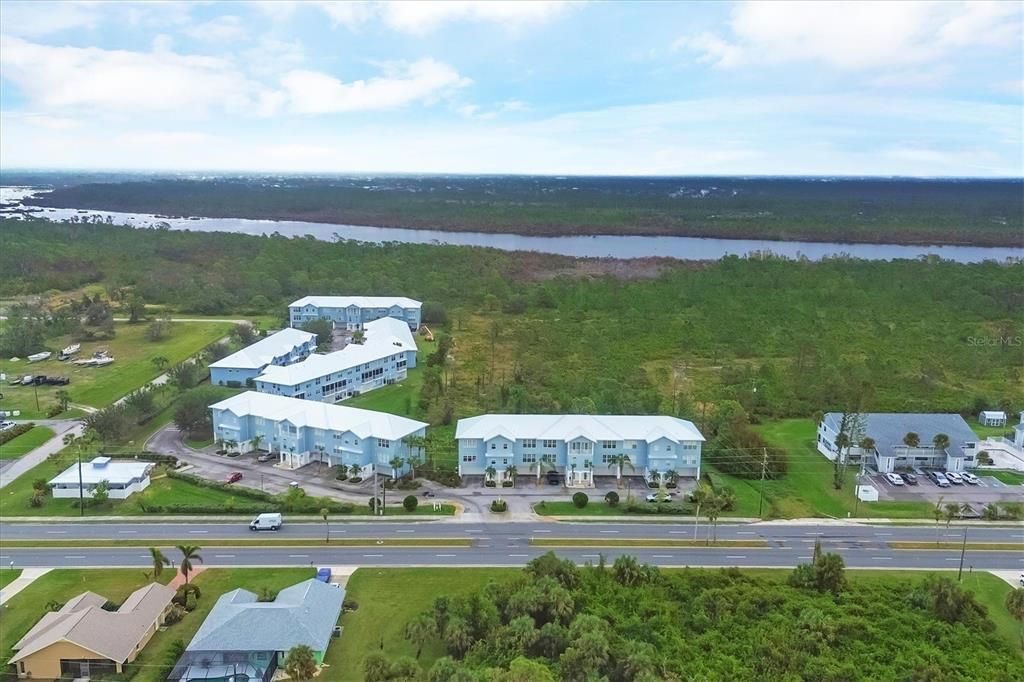 合同活跃: $275,000 (3 贝兹, 2 浴室, 2044 平方英尺)