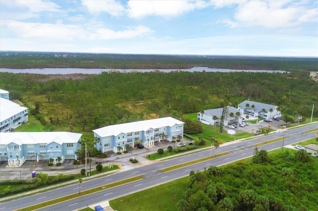 合同活跃: $275,000 (3 贝兹, 2 浴室, 2044 平方英尺)