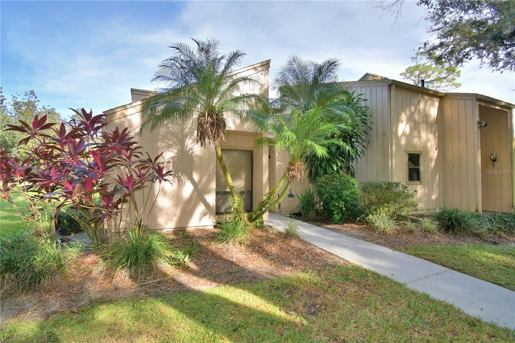 For Sale: $159,900 (2 beds, 2 baths, 970 Square Feet)