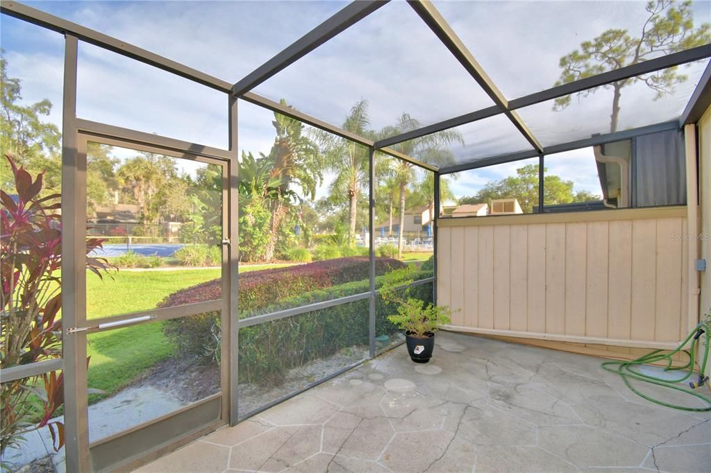 For Sale: $159,900 (2 beds, 2 baths, 970 Square Feet)