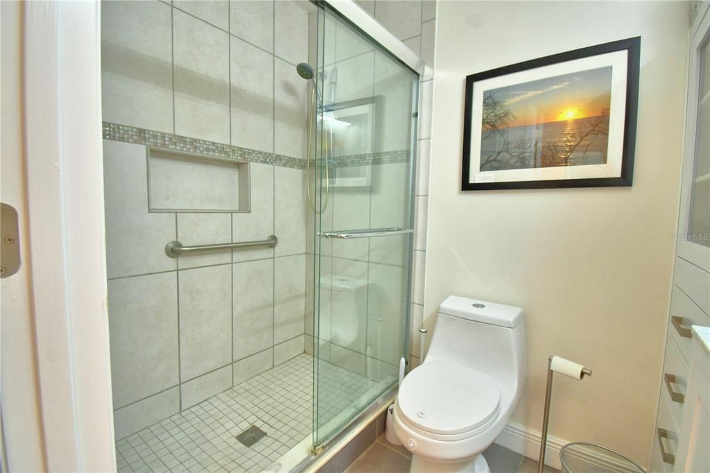 For Sale: $159,900 (2 beds, 2 baths, 970 Square Feet)