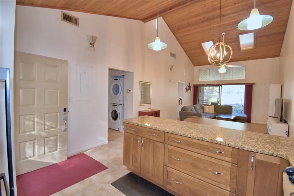 For Sale: $159,900 (2 beds, 2 baths, 970 Square Feet)