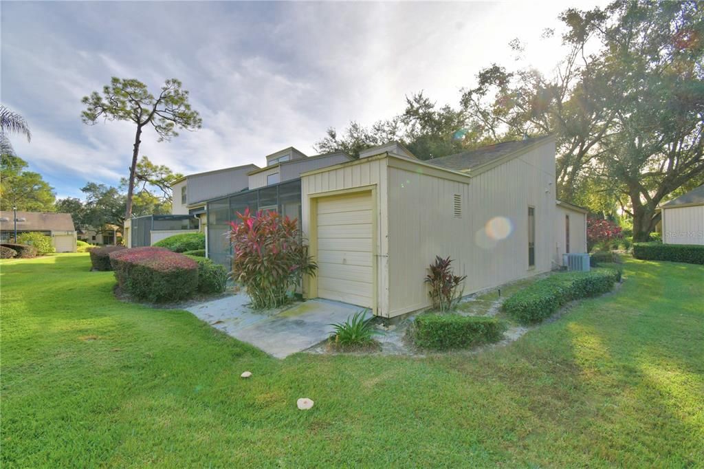 For Sale: $159,900 (2 beds, 2 baths, 970 Square Feet)