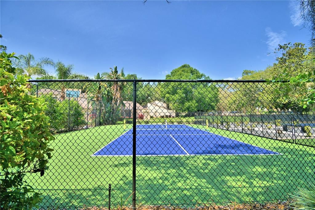 For Sale: $159,900 (2 beds, 2 baths, 970 Square Feet)